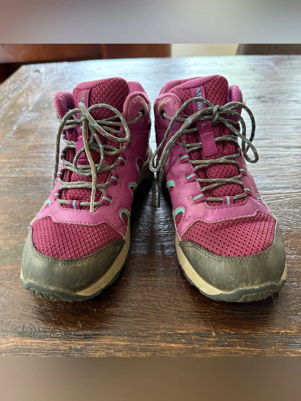 Merrell Oakcreek Mid Big Kid Size 2 'Paloma Berry' Waterproof Hiking Boots